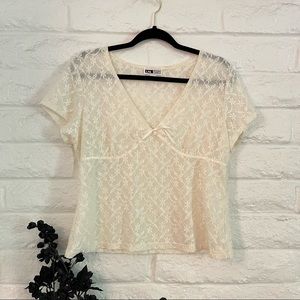 VINTAGE lace shirt with bow